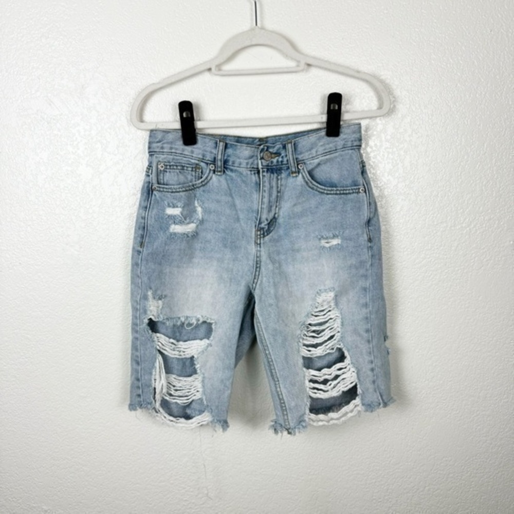 Urban Outfitters Baggy Bermuda Jean Shorts Light Wash Distressed 100% Cotton 24